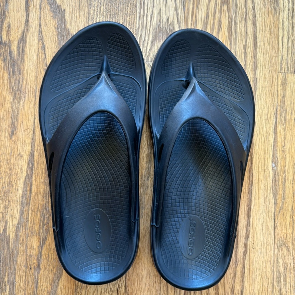 Oofos flip flops recovery sandals original